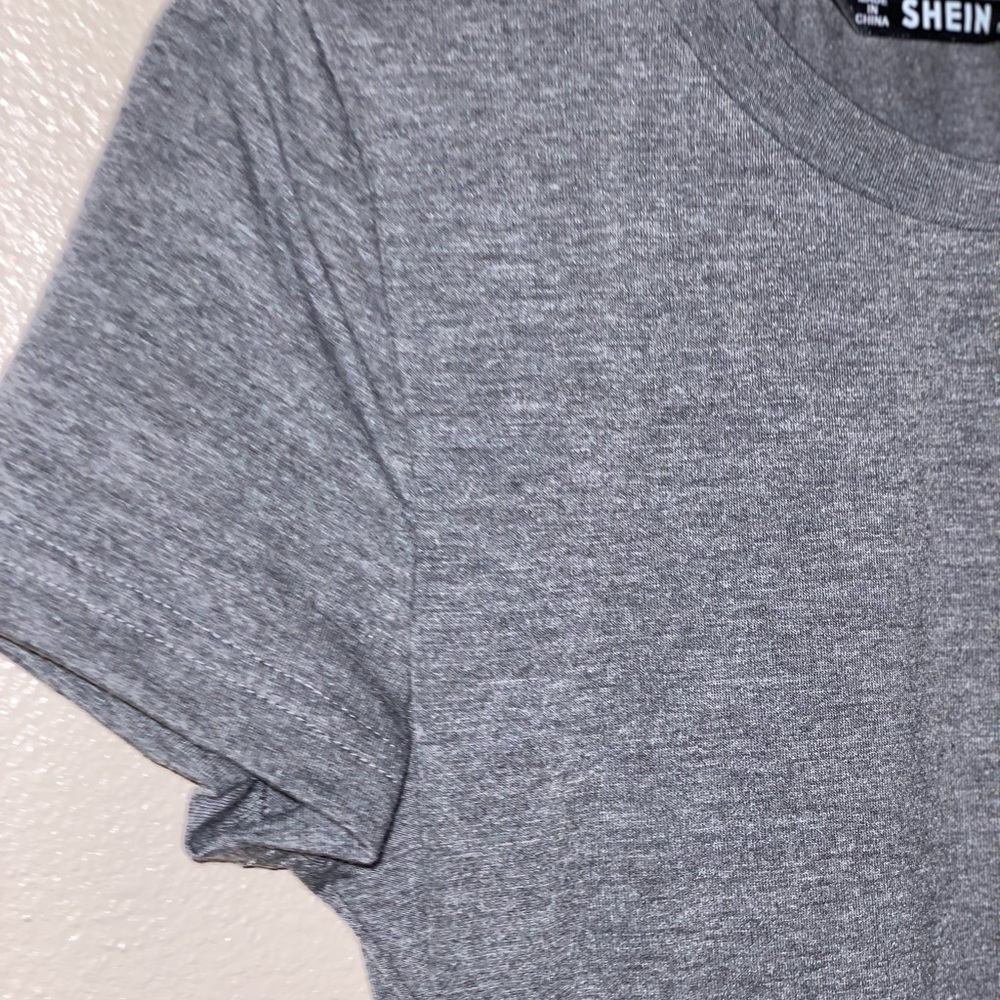 basic short sleeve 🤍 - Picture 3 of 3
